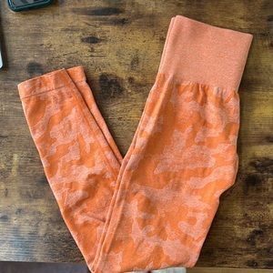 Orange camo leggings - NVGTN